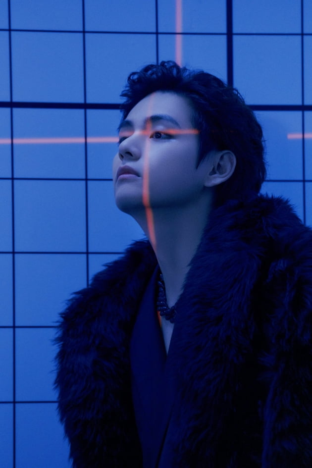 방탄소년단 뷔, 숨막히는 아름다움...빈틈없는 얼굴천재