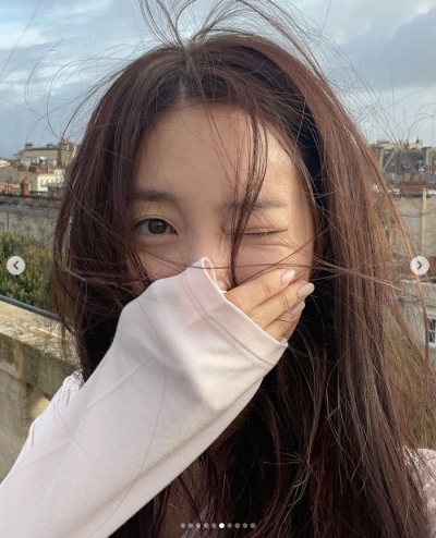 티아라 효민, 생일 맞아 표정 맛집 방출....청순미와 섹시미까지[TEN★]