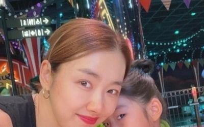 인교진♥소이현, 둘째 딸 '폭풍성장'…"울꼬맹이 꼼딱지" [TEN★]