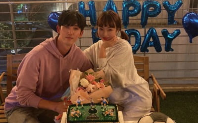 "제가 더 잘할게요"…오나미, 예비 남편 '♥박민'과 생일파티 [TEN★]