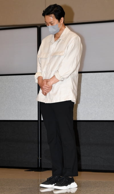 [TEN 포토] 박해일 '박찬욱 감독님이 말씀 하실때는 다소곳하게'