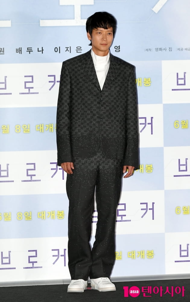 [TEN 포토] 강동원 '완벽한 수트핏'