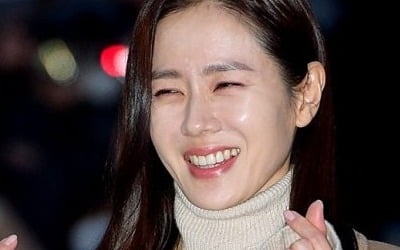 [TEN피플] '현빈♥' 손예진, '임신설' 억측에도…"꽃길만 걷겠다" 쿨하게 전한 근황