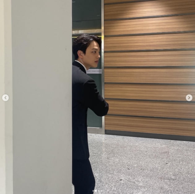 여진구, 남성미 넘치는 외모...매일 얼굴 전성기[TEN★]