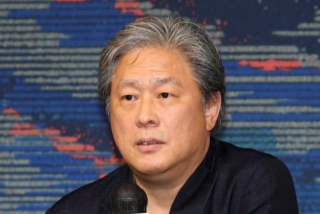 박찬욱 감독 "'헤어질 결심', 칸 감독상 수상보다 한국 팬 후기 기대돼"