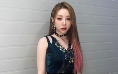 우주소녀 연정, 액세서리보다 빛나는 명품 비주얼…오늘도 예쁨[TEN★]