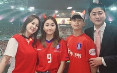 '안정환♥' 이혜원, 남편 덕에 브라질전 직관했네…뉴욕대간 딸도 참석[TEN★]