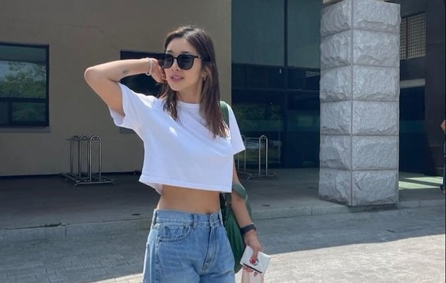 '연하 사업가♥' 김빈우, 크롭티+찢어진 청바지+선글라스…애둘맘 아닌 힙한 패피[TEN★]