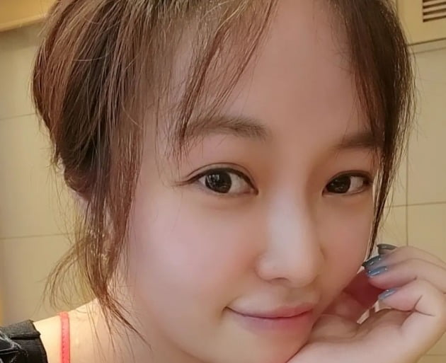 '이영돈♥' 황정음, 대낮부터 바가지에 담긴 와인 드링킹…이게 다 몇 병?[TEN★]