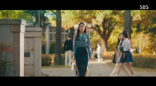 [종합] '학생' 황인엽, '교수' 서현진에 직진 고백 "저 교수님 좋아해요"('오수재')