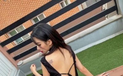 여자아이들 소연, 시원하게 노출한 '뒤태'…치명·섹시美 발산 [TEN★]