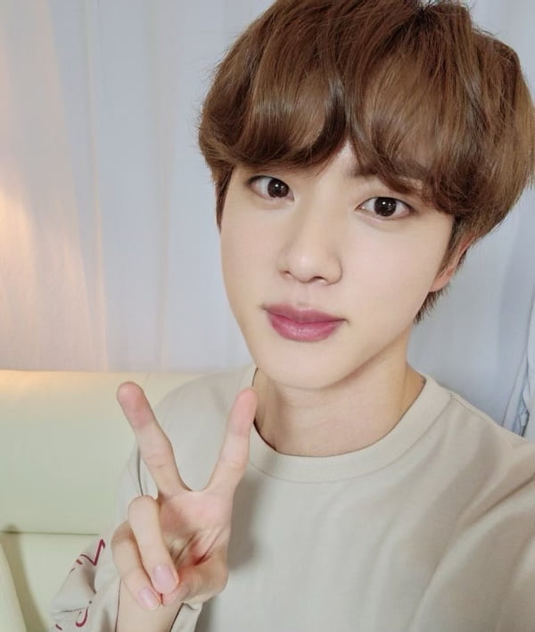 방탄소년단 진, 첫 자작곡 ‘이 밤’ 공개 3주년 맞이 글로벌 팬들의 선행 릴레이