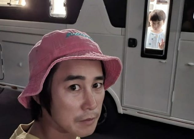 '승무원♥' 정태우, 아이돌 뺨치는 두 아들과 집 앞 캠핑…밥 안 먹어도 흐뭇[TEN★]