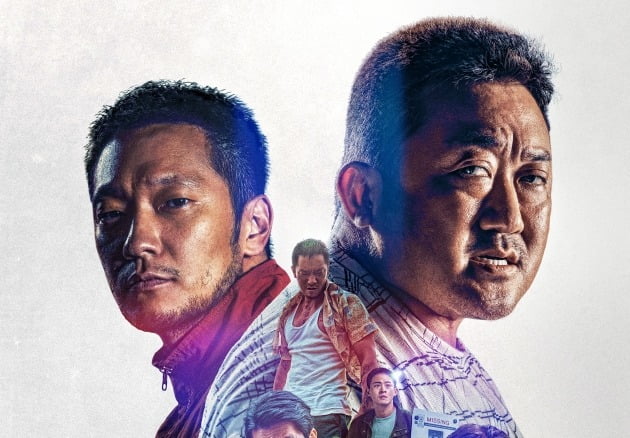 마동석X손석구 '범죄도시2', 932만명이 봤다…1000만 돌파 카운트다운