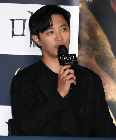 [TEN 포토] 진구 '카리스마 넘치네