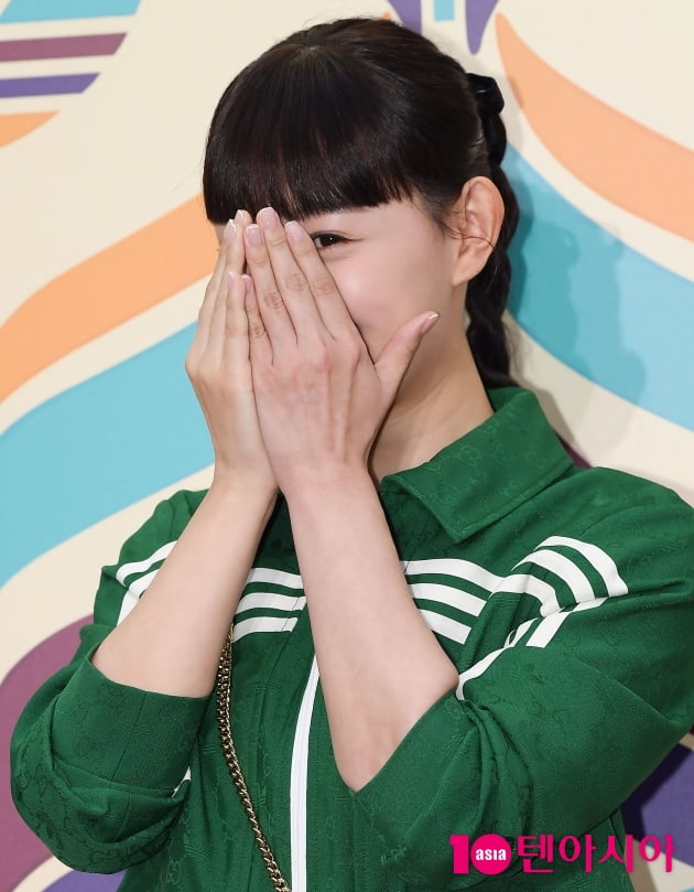 [TEN 포토] 김지원 '수줍은 미소'