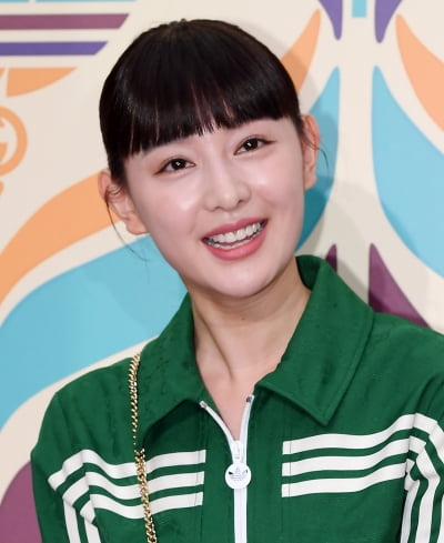 [TEN 포토] 김지원 '아름다운 미소'