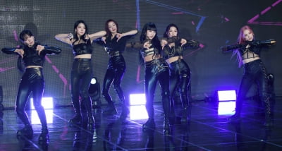 [TEN 포토] 시크릿넘버 '화려한 퍼포먼스'