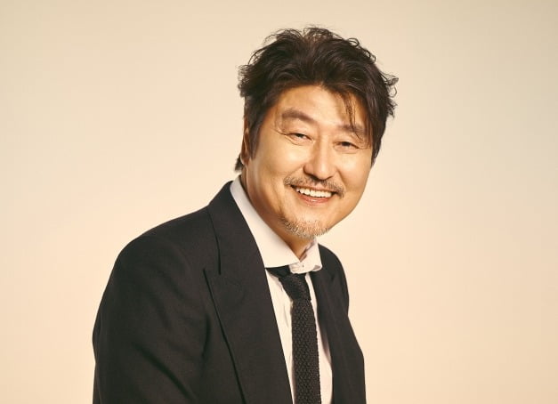 '브로커' 송강호 "칸 레카서 아이유 드레스 밟은 줄 몰라…찢어지진 않았나"[인터뷰①]