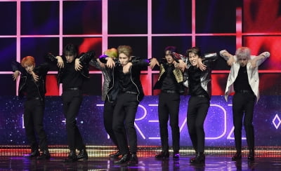 [TEN 포토] 트렌드지 '강렬한 댄스'