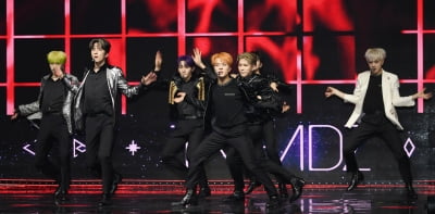 [TEN 포토] 트렌드지 '퍼포먼스 강자 등극'