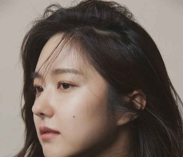 확 달라진 이혜성, 새 프로필 사진 공개…오똑한 콧날에 베이겠네[TEN★]