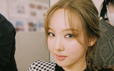 트와이스 나연, 이효리 뺨치는 스모키 매력…귀요미는 저 너머로[TEN★]