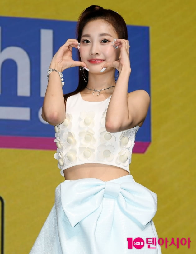 [TEN 포토] 우아! 민서 '깜찍한 볼하트'