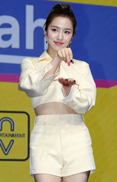 [TEN 포토] 우아! 루시 '시그니처 포즈로'