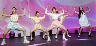 [TEN 포토] 우아! '에너지 넘치는 무대'