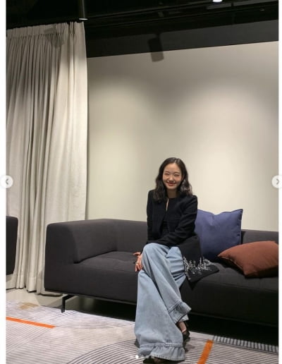 김고은, 모태미녀의 꽃미소...한지민 "아이~ 예뻐라  ❤️"[TEN★]