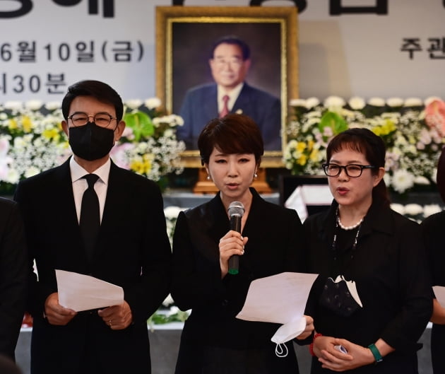 [종합] "명예로운 인생 사셨다"…'애통함'에 눈물 쏟아진 故 송해 영결식