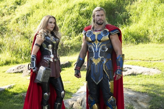 나탈리 포트만, MCU 컴백 "인생 처음으로 강해진 느낌"('토르: 러브 앤 썬더')