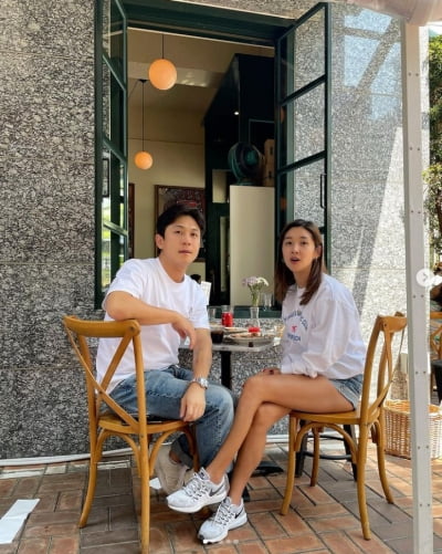 '연하 CEO♥' 김빈우, 결혼 7년 차인데 20대 대학생 커플 분위기 "짝꿍" [TEN★]