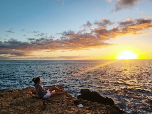 '치과의사♥' 전혜빈, 하와이 노을 놓아주는 임산부…제법 볼록한 D라인[TEN★]
