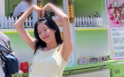 우주소녀 은서, 부모님 사랑에 함박웃음…마네킹보다 우월한 비율[TEN★]