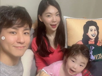 [TEN피플] '재혼' 윤남기♥이다은, 새아빠의 육아 고민→'이혼 경험' 엄마의 죄책감…귀감 되는 진솔함