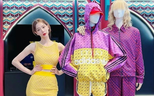 '사업가♥' 클라라, 명품 G사·A사 컬래버 제품 플렉스…얼마나 산 거야?[TEN★]