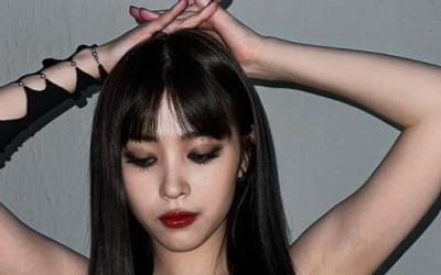 있지 류진, 할리우드 여전사같네…스키니 바지에도 뱃살은 NO[TEN★]