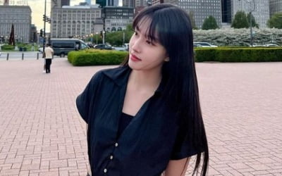 스테이씨 윤, 노마스크로 미국 여행중…앞머리가 이렇게 잘 어울리는 건 반칙[TEN★]