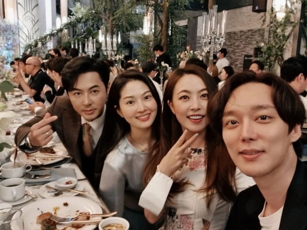 '전승빈♥' 심은진, '동네 주민' 전진 부부와 앤디 결혼식 참석 "갖춰 입고 만나 어색"[TEN★]