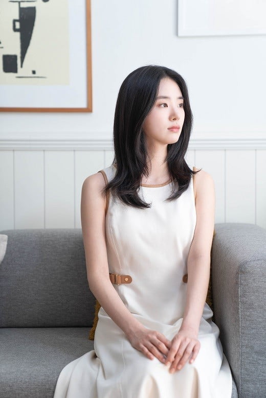 [TEN인터뷰]머리 밀고 맨발로 촬영한 신시아 "제주도 폭설까지, 오히려 좋아"