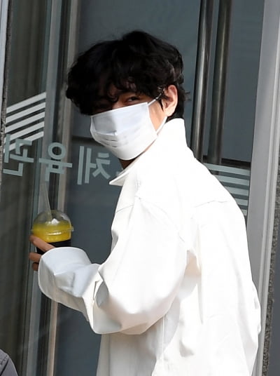[TEN 포토] 방탄소년단 뷔 '마스크 넘어 잘생김'