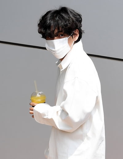 [TEN 포토] 방탄소년단 뷔 '음악방송에서 만나요'
