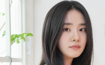 [TEN인터뷰]머리 밀고 맨발로 촬영한 신시아 "제주도 폭설까지, 오히려 좋아"