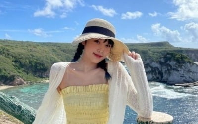최예나, 러블리·상큼 오리…노란색 휴가룩도 '찰떡' [TEN★]