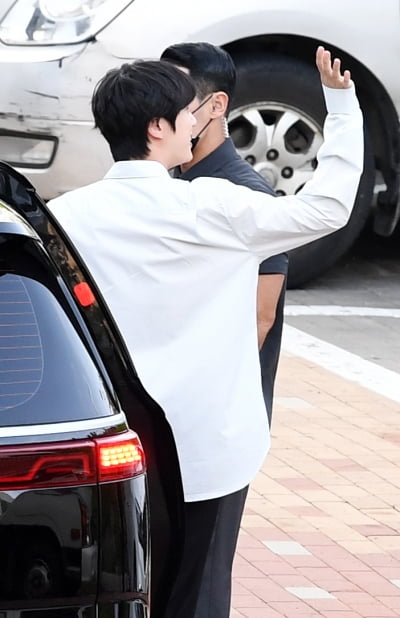 [TEN 포토] 방탄소년단 진 '반가운 미소'
