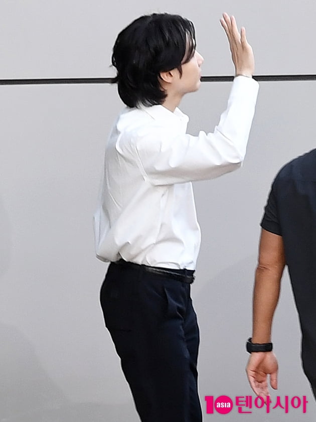 [TEN 포토] 방탄소년단 슈가 '센스가 가득한 인사'