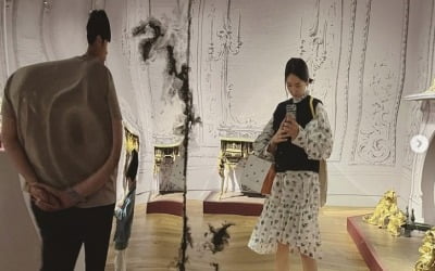 김민지 전 아나, '어깨깡패' ♥박지성과 오붓한 데이트…"입술에 힘 잔뜩" [TEN★]