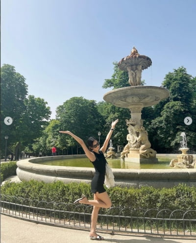 블랙핑크 지수, 이렇게 과감해도 되나...한뼘 초미니로 드러낸 극세사 각선미[TEN★]